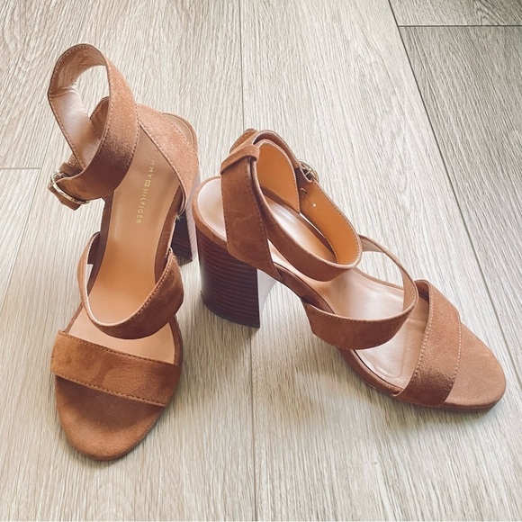 Tommy Hilfiger Shoes - Tommy Hilfiger Sentri Strappy Block Heel Sandals Size 7